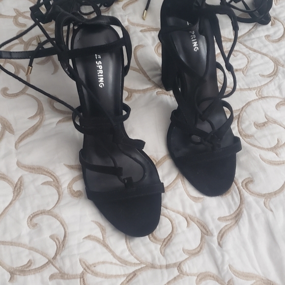 Black Boho Chic Knee High Gladiator Sandal - Picture 8 of 9